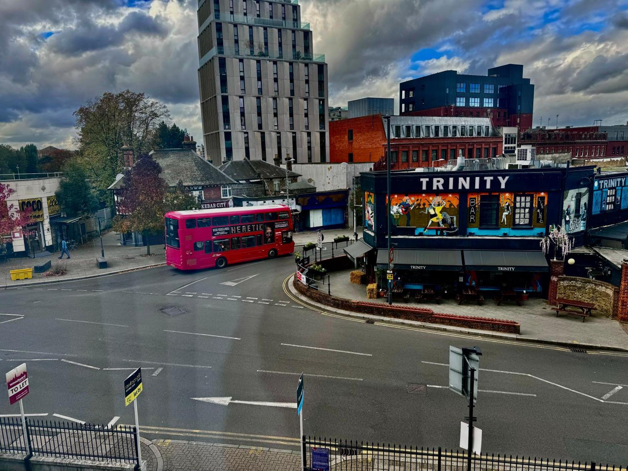 Luxury 2 Bed Entire Apartment-Near Tube & Shopping Centre Harrow Exterior photo